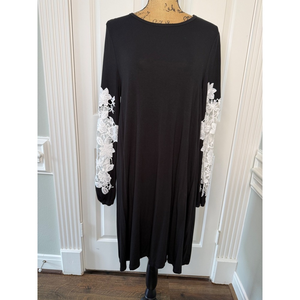 Design History Black Shift Dress White Floral Lace Crochet Sleeves Womens Medium